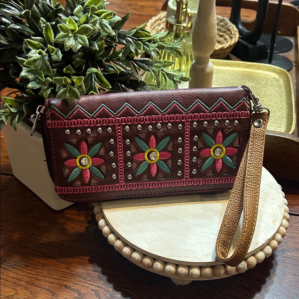 American Bling Embroidered Floral Wristlet Western Cowgirl